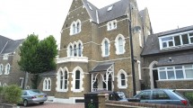 Crescent Road, N8 £330pw